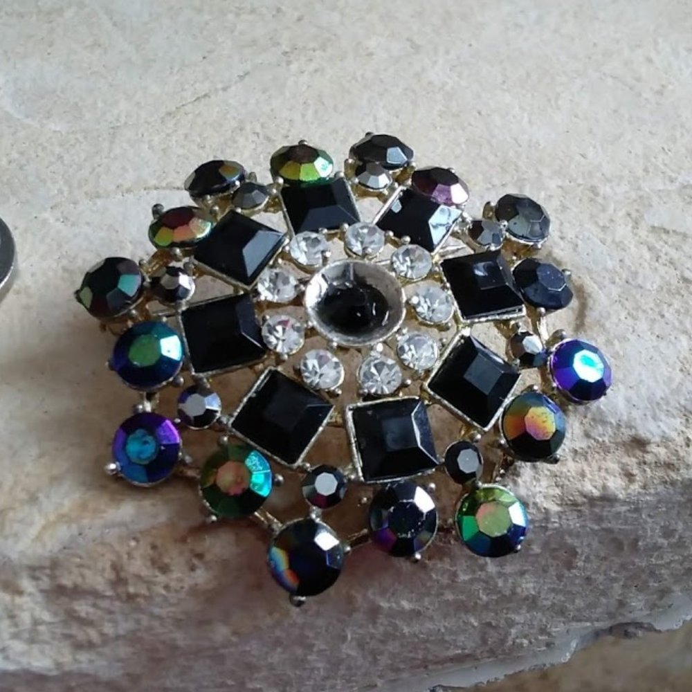 Vintage Pin/Brooch signed KC